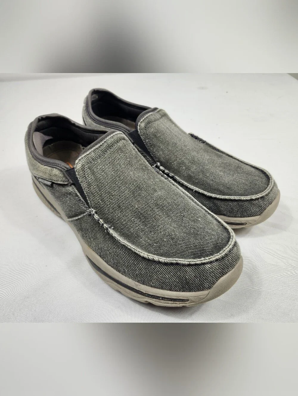 Skechers Men's 10.5 M Relaxed Fit Memory Foam Gray Slip-On Loafers